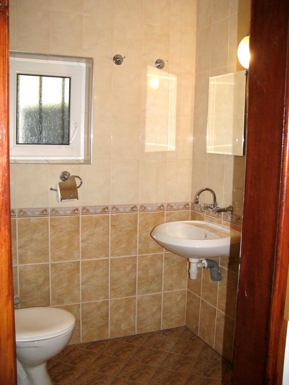 Guest House Familia Samovodene Quarto foto